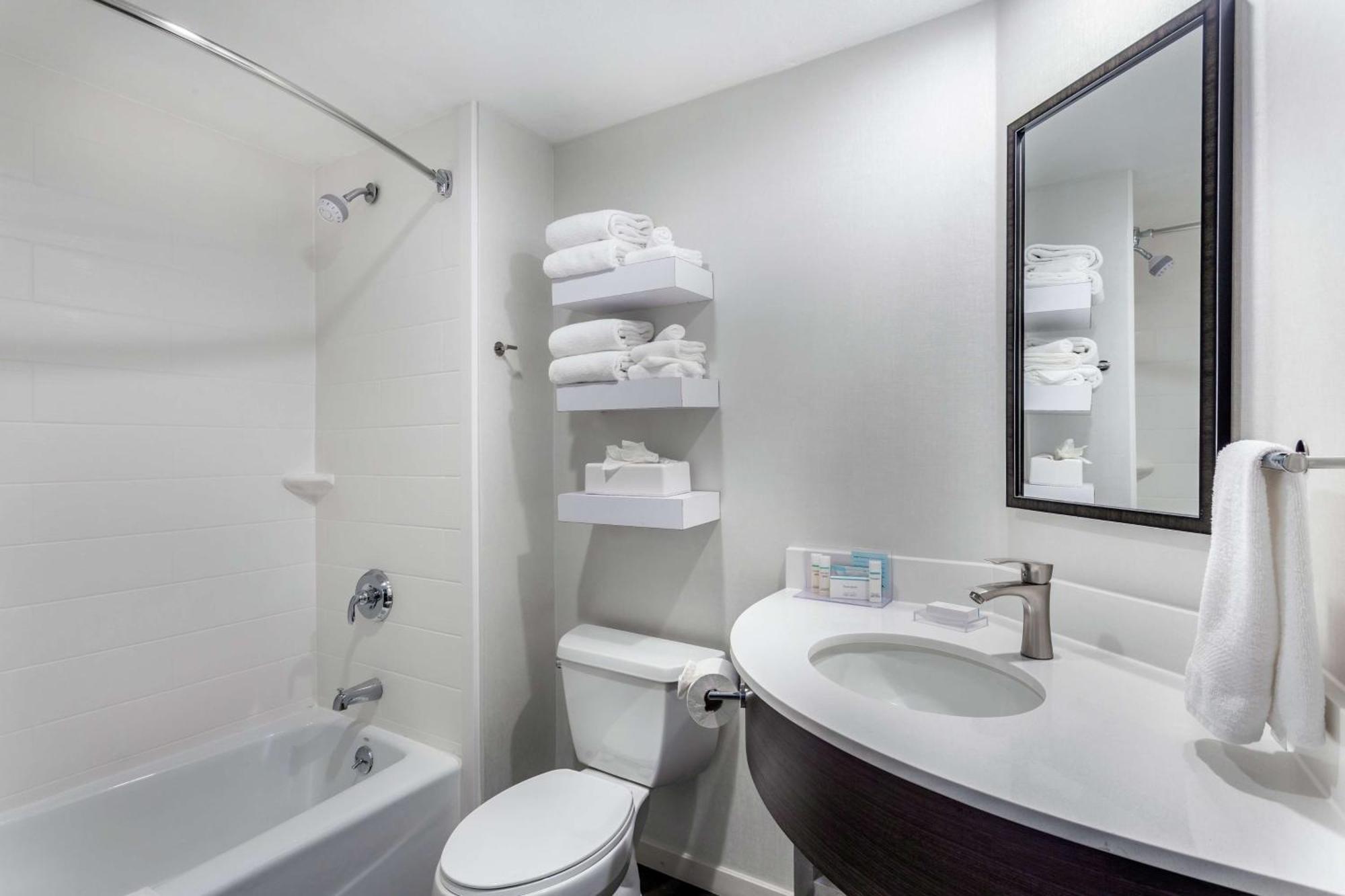 Hampton Inn Milwaukee Airport Экстерьер фото