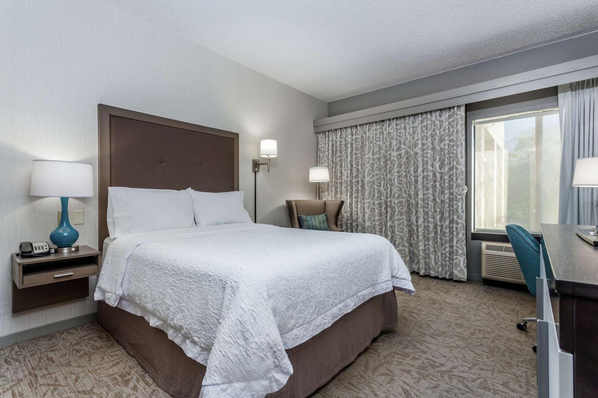Hampton Inn Milwaukee Airport Экстерьер фото